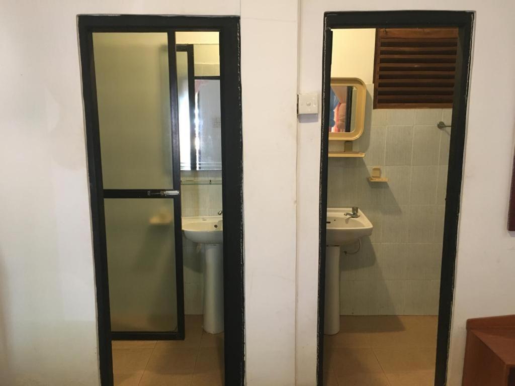 Hotel Shalini Anuradhapura Zimmer foto