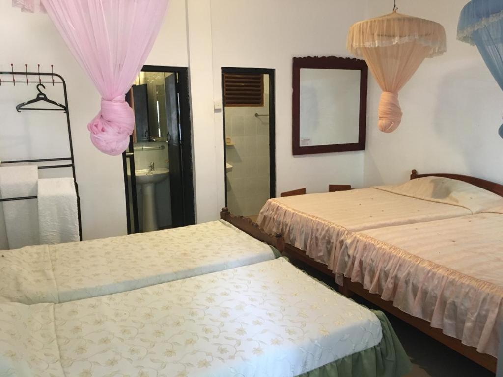 Hotel Shalini Anuradhapura Zimmer foto